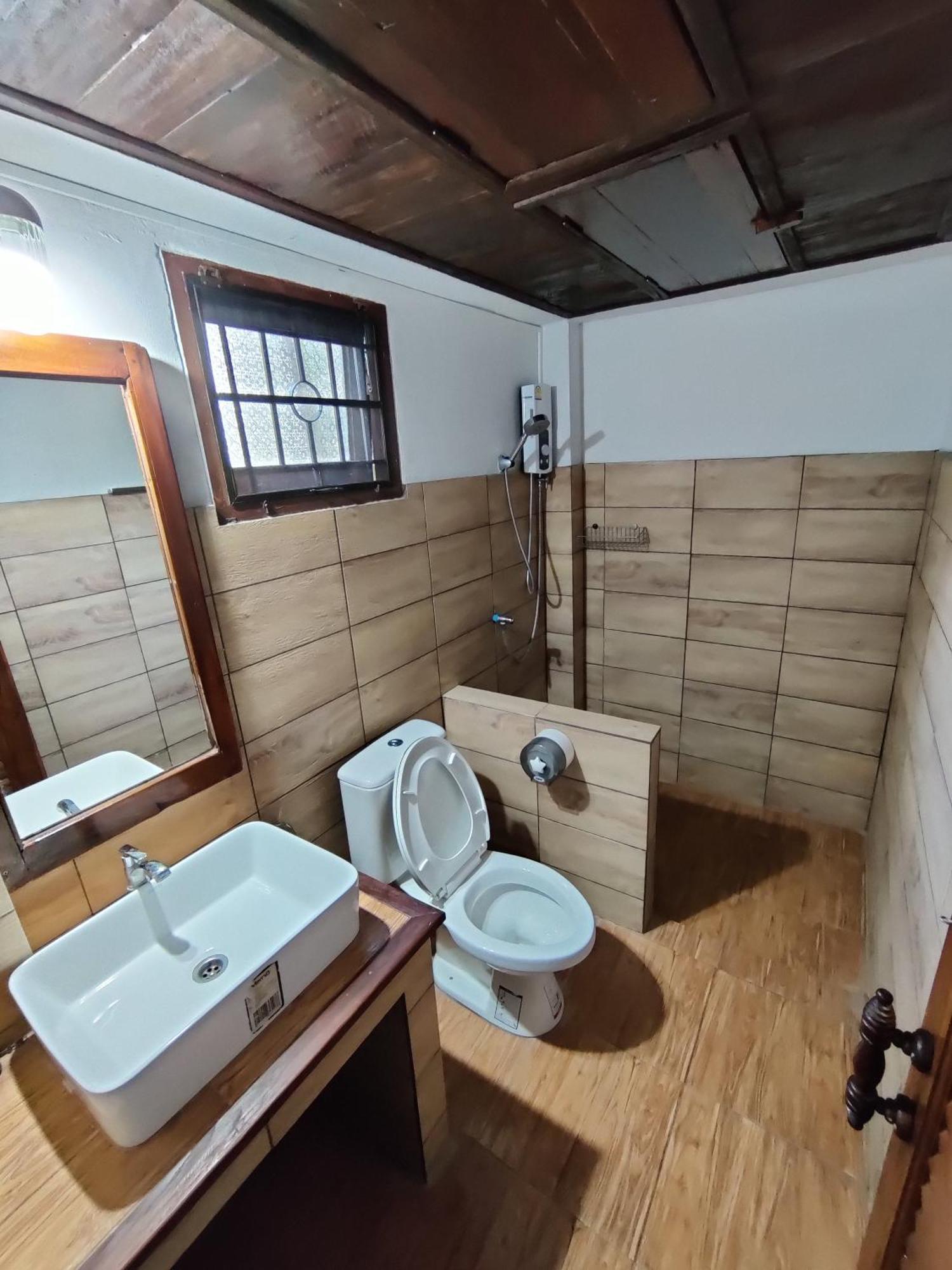 Baan Mai Muang Nan Apartment Luaran gambar