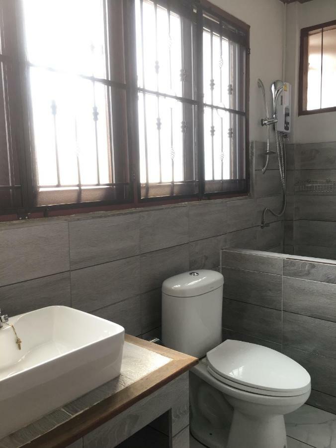 Baan Mai Muang Nan Apartment Luaran gambar