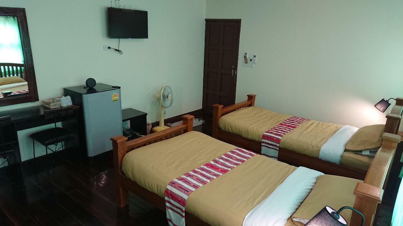 Baan Mai Muang Nan Apartment Luaran gambar